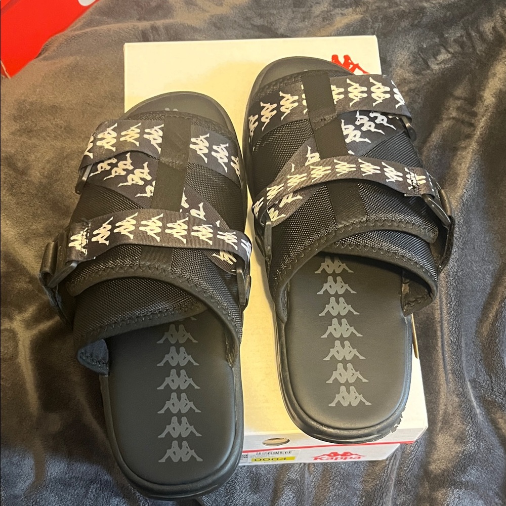Black and white kappa slides